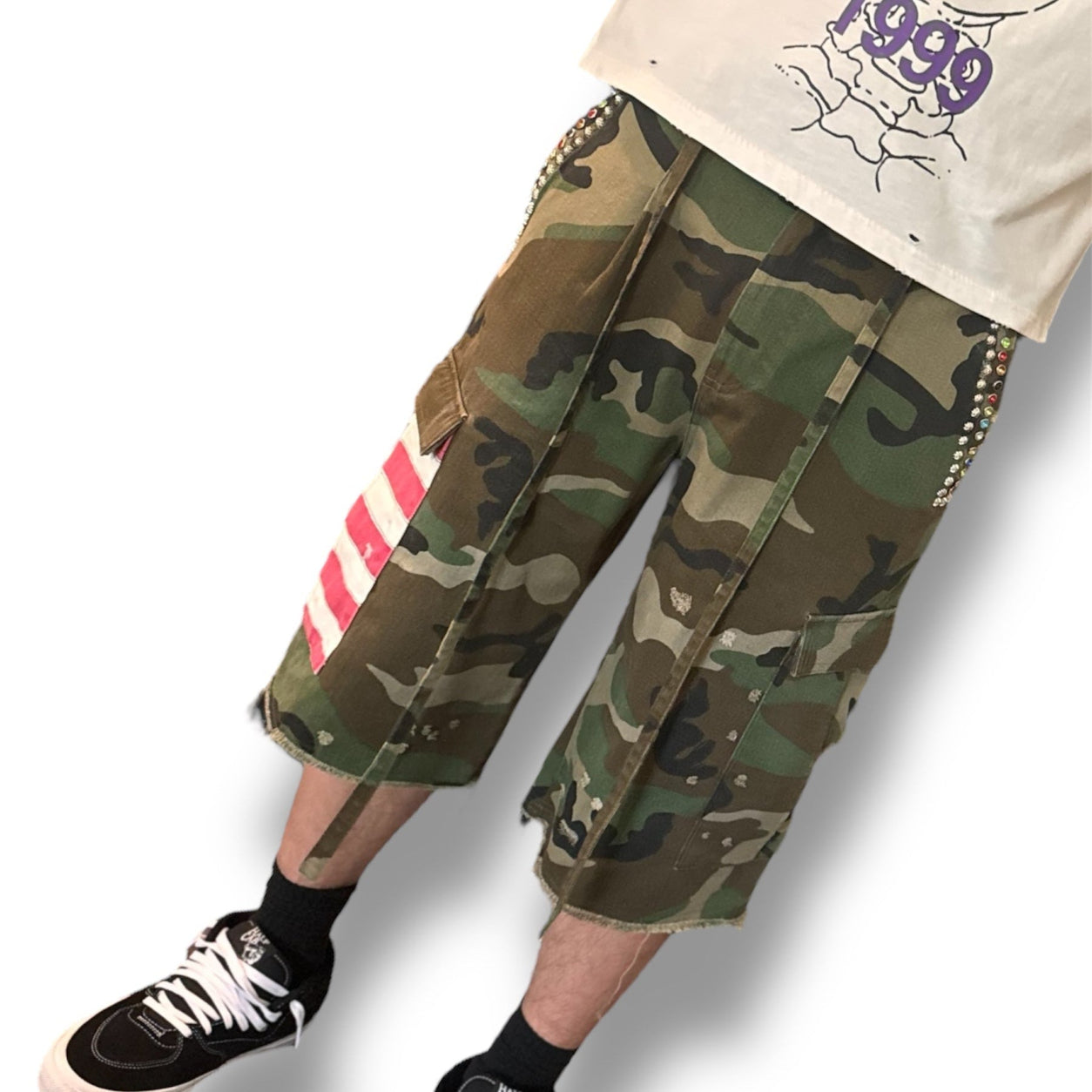 Shorts plisados de camuflaje americano con diamantes de imitación
