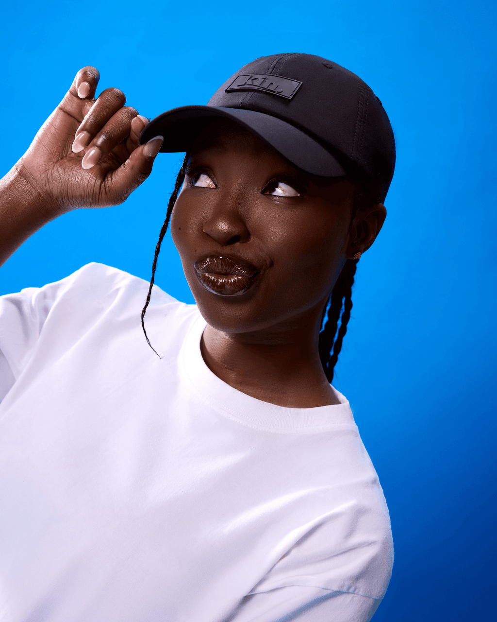 Gorra tipo "Dad Hat" negra impermeable con forro de satén