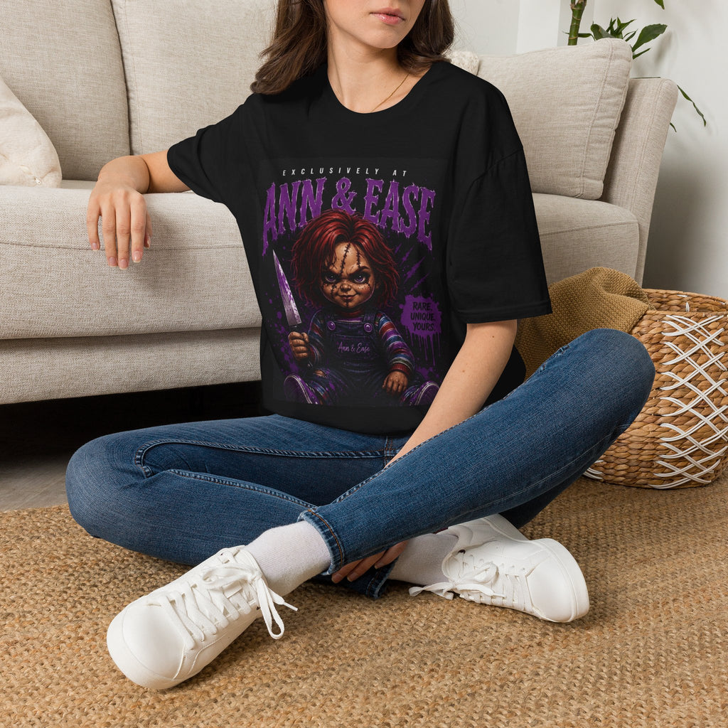 Camiseta de película de terror de Chucky — Camiseta gráfica retro de muñeco asesino "Ann & Ease"