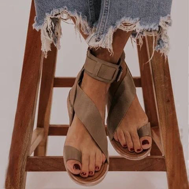 Sandalias planas para mujer de estilo romano de talla grande con hebilla en la punta