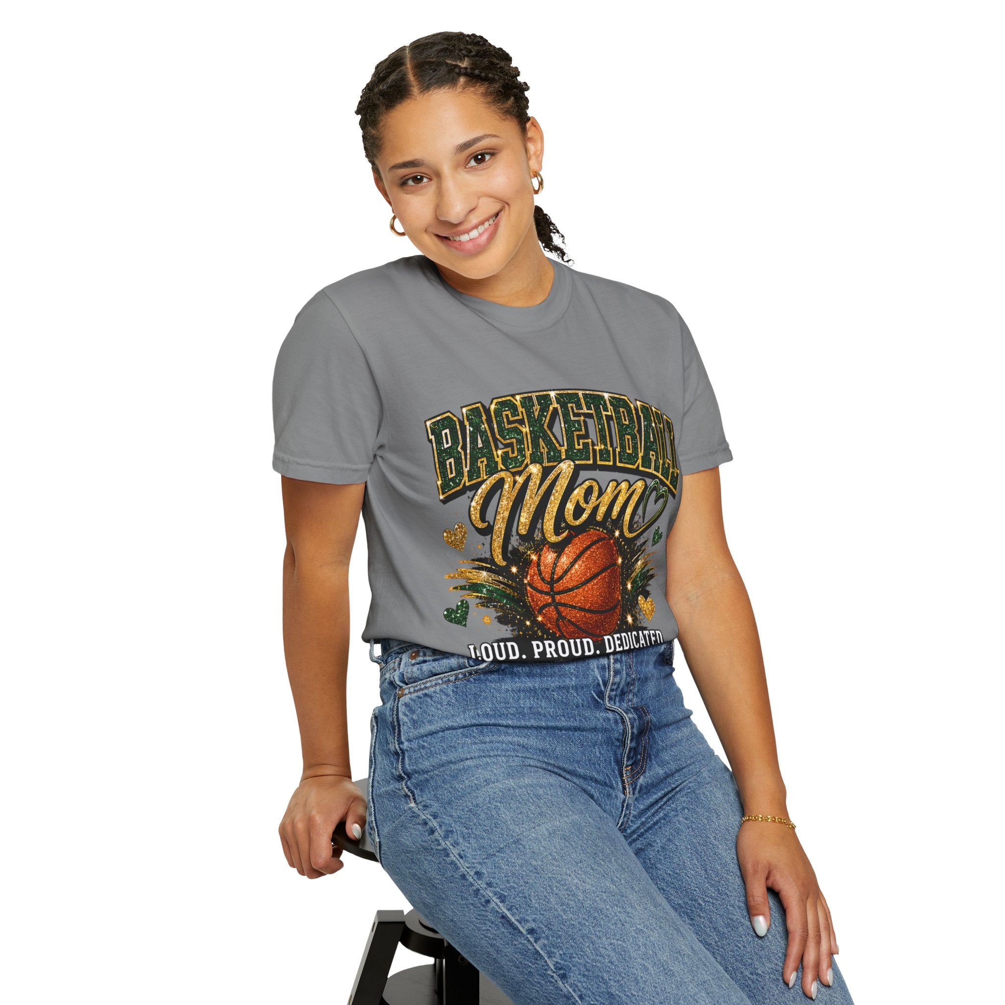Camiseta para Mamá de Baloncesto — Ruidosa, Orgullosa, Dedicada