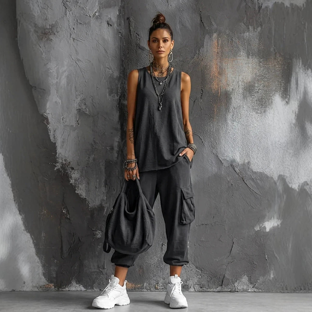 Women's Sleeveless Tank Top & Cropped Ankle Pants Set