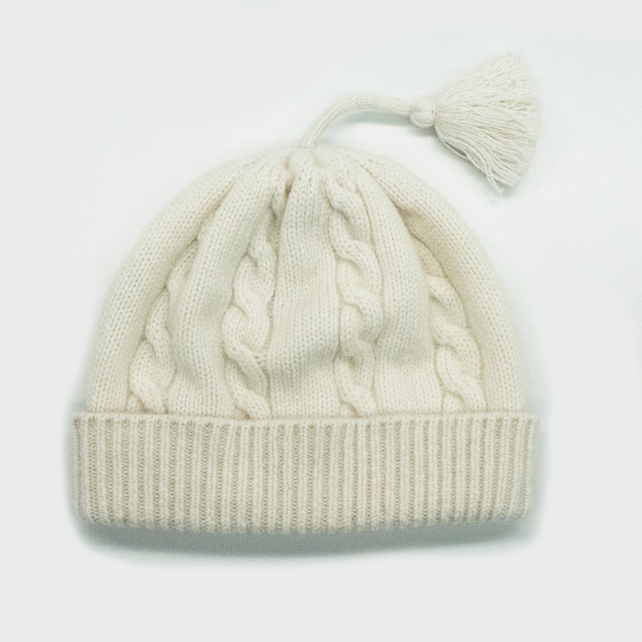 PUNTO DE GORRO DE CABLE DE CACHEMIRA PARA BEBÉ