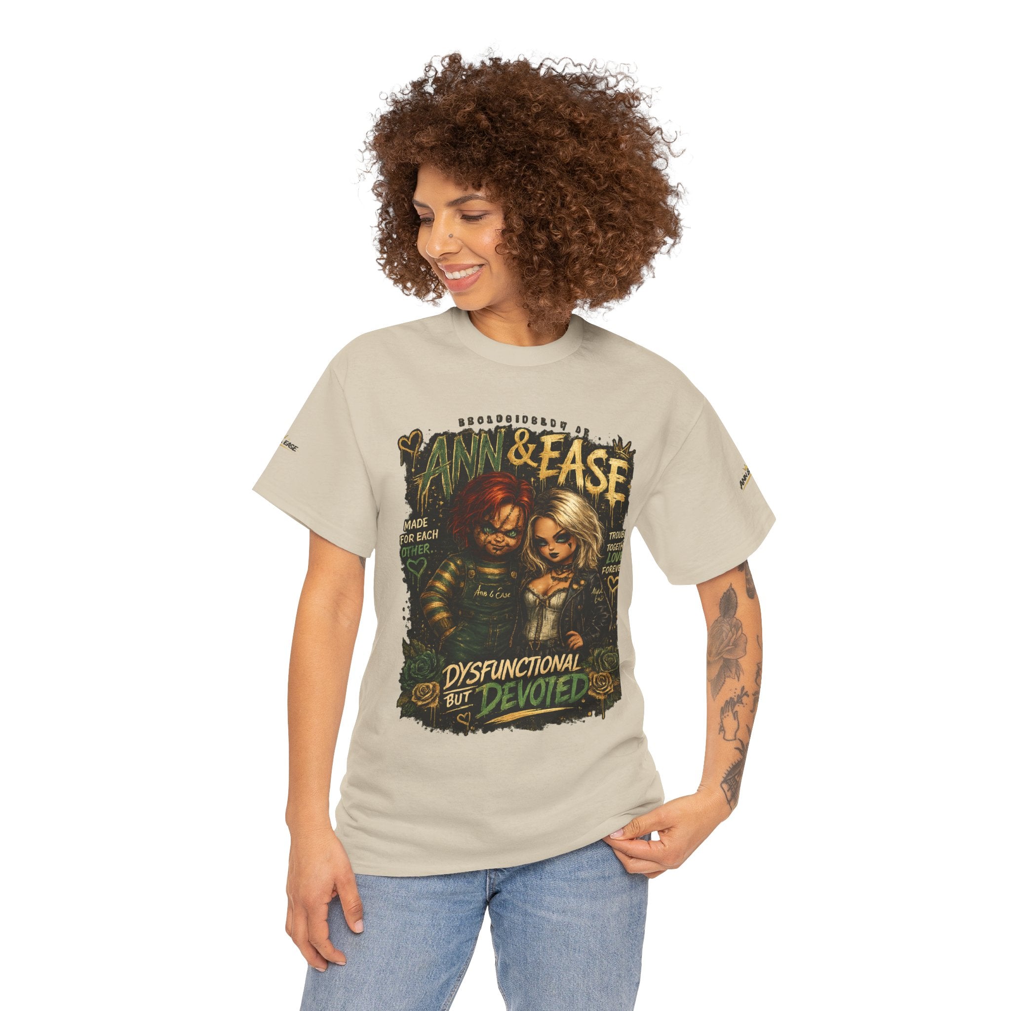 Camiseta gráfica "Disfuncional pero devota" de Ann & Ease