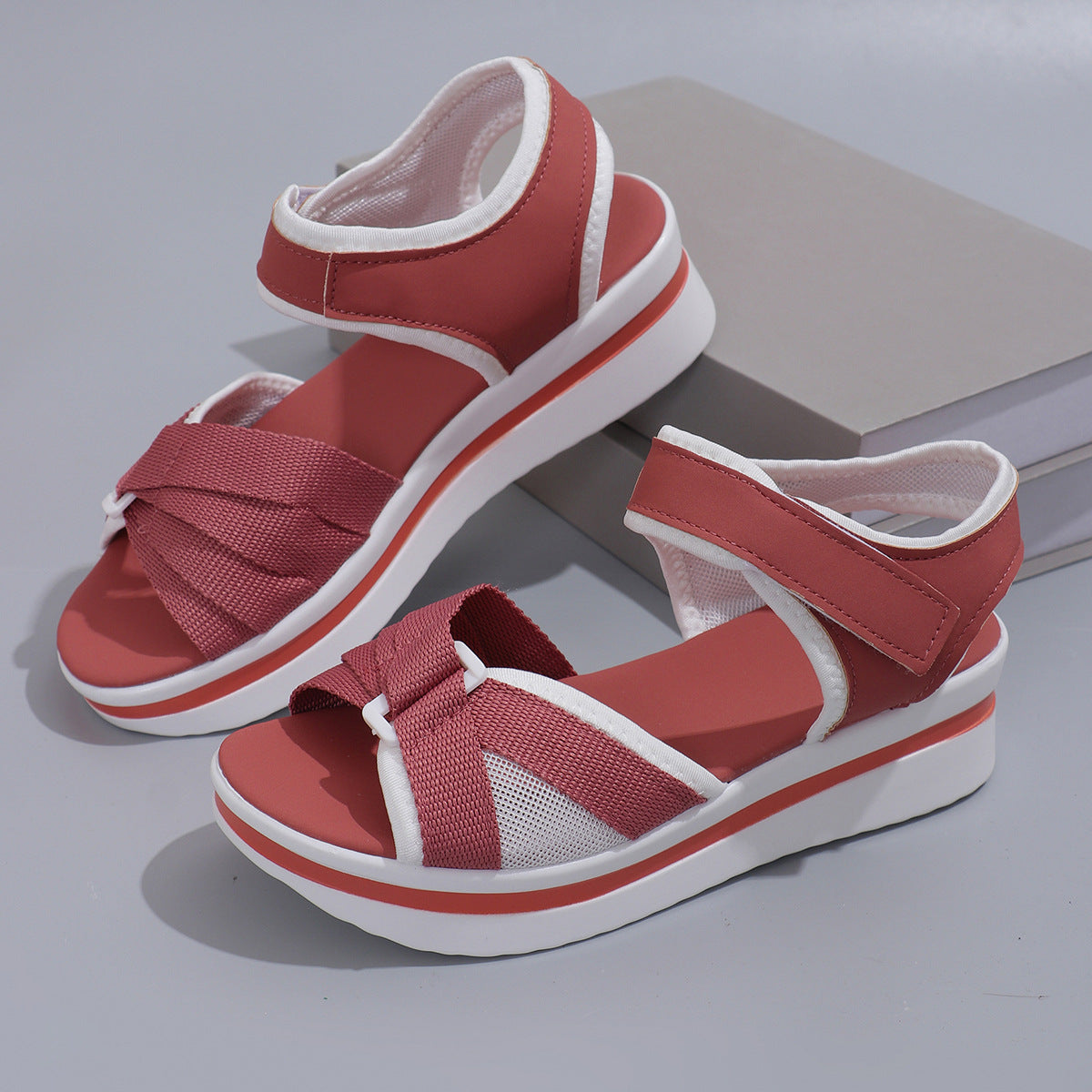 Sandalias planas de malla con tiras cruzadas para mujer