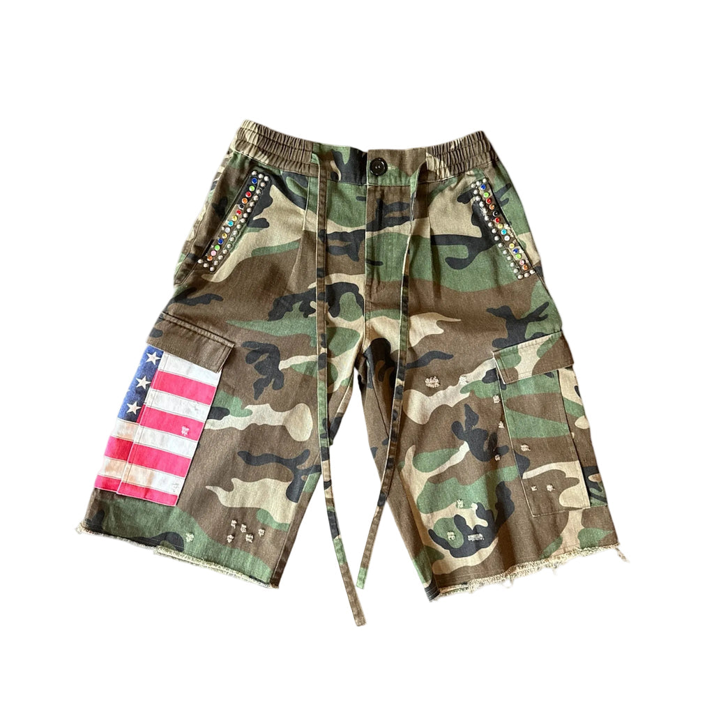 Shorts plisados de camuflaje americano con diamantes de imitación