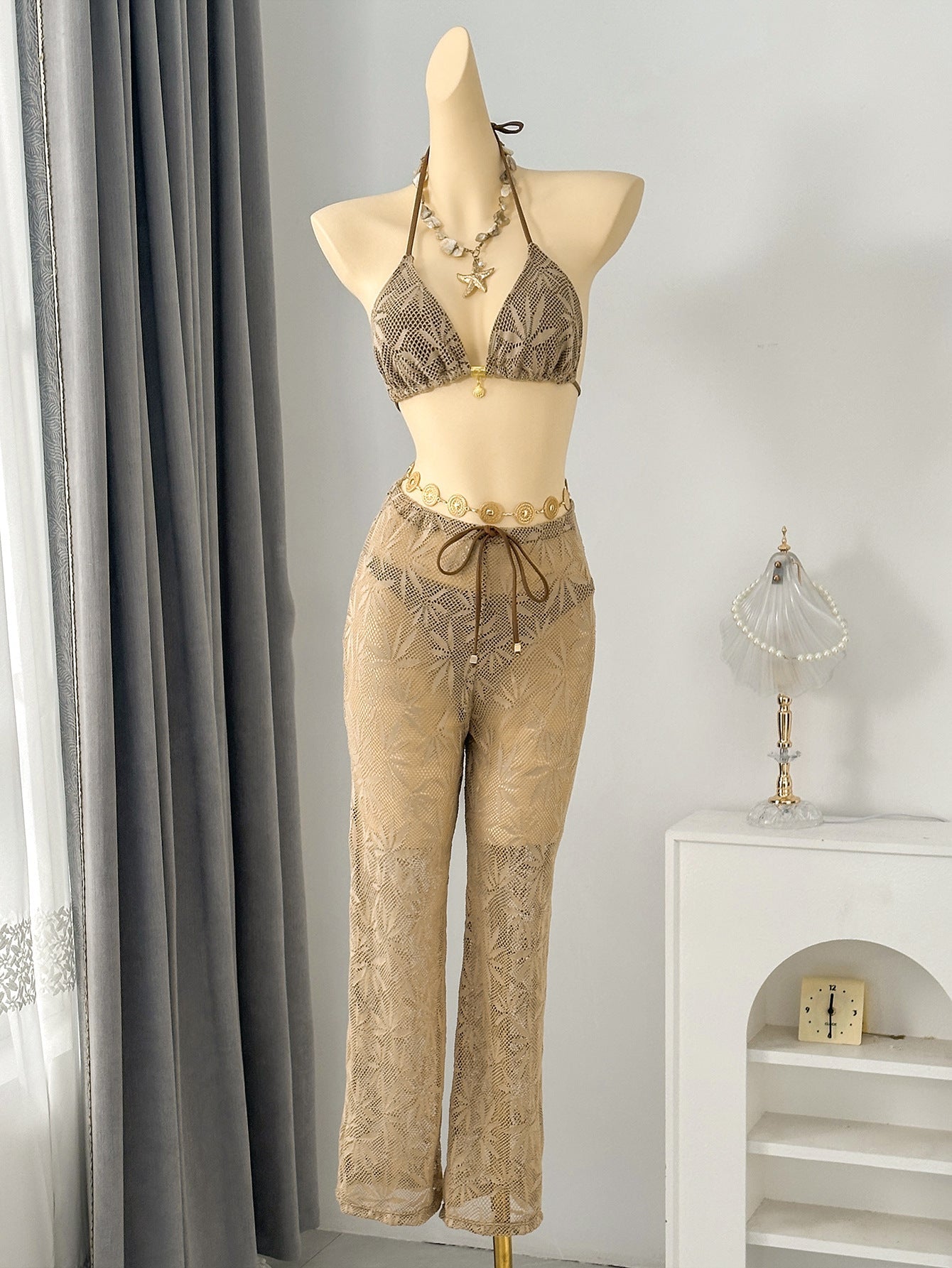 Traje de Baño de Tres Piezas de Tela Compuesta con Estampado de Hojas, Biquini