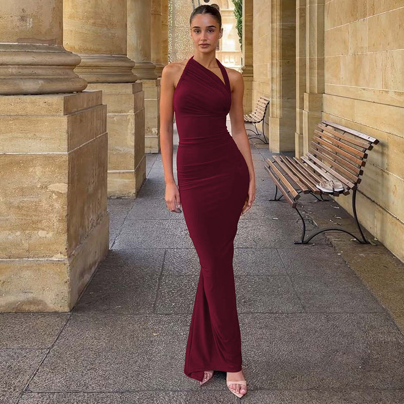 Vestido maxi ajustado de verano de color liso con cuello halter plisado y espalda descubierta sexy