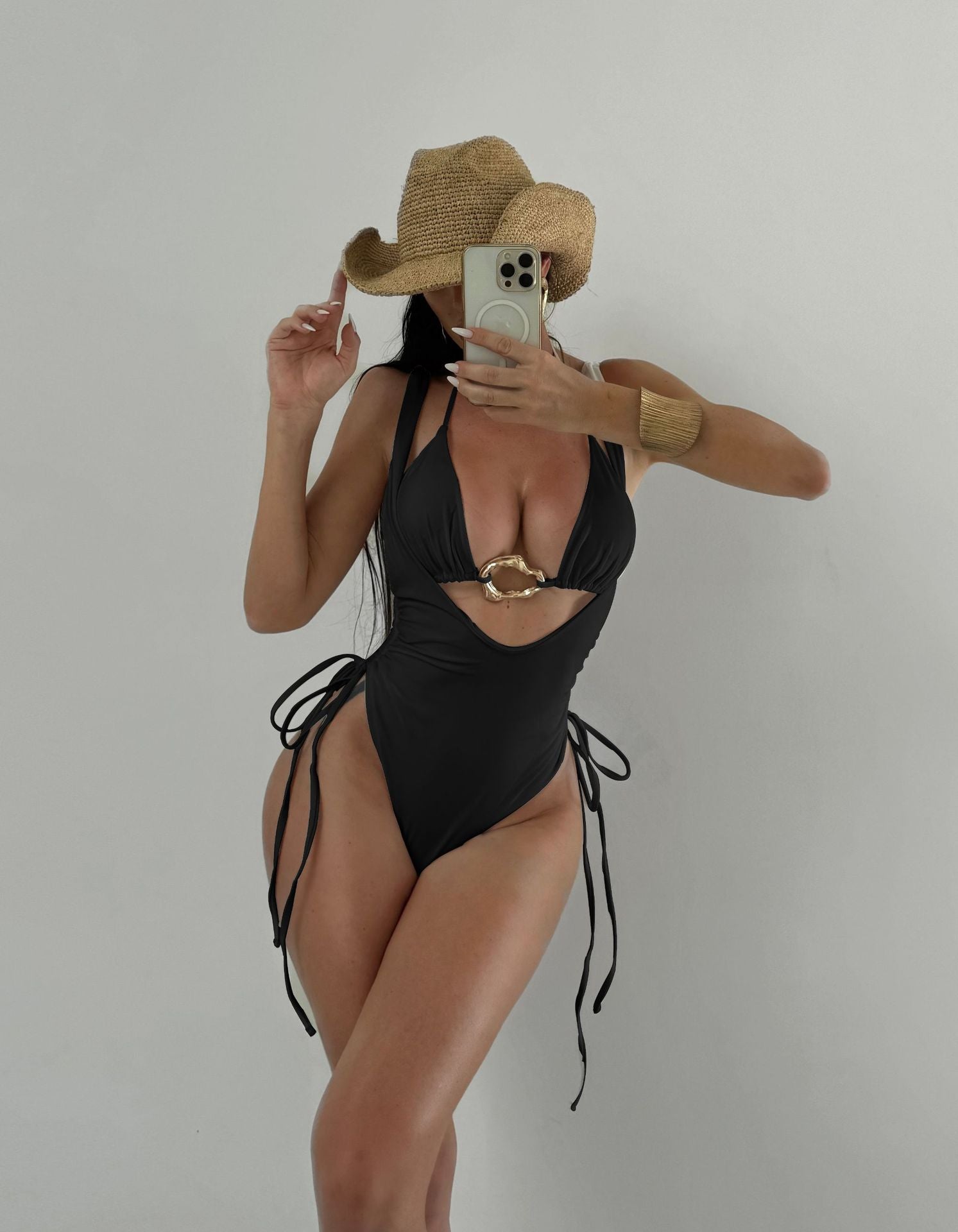 Traje de baño sexy de dos piezas de color liso para mujer, bikini con accesorios metálicos