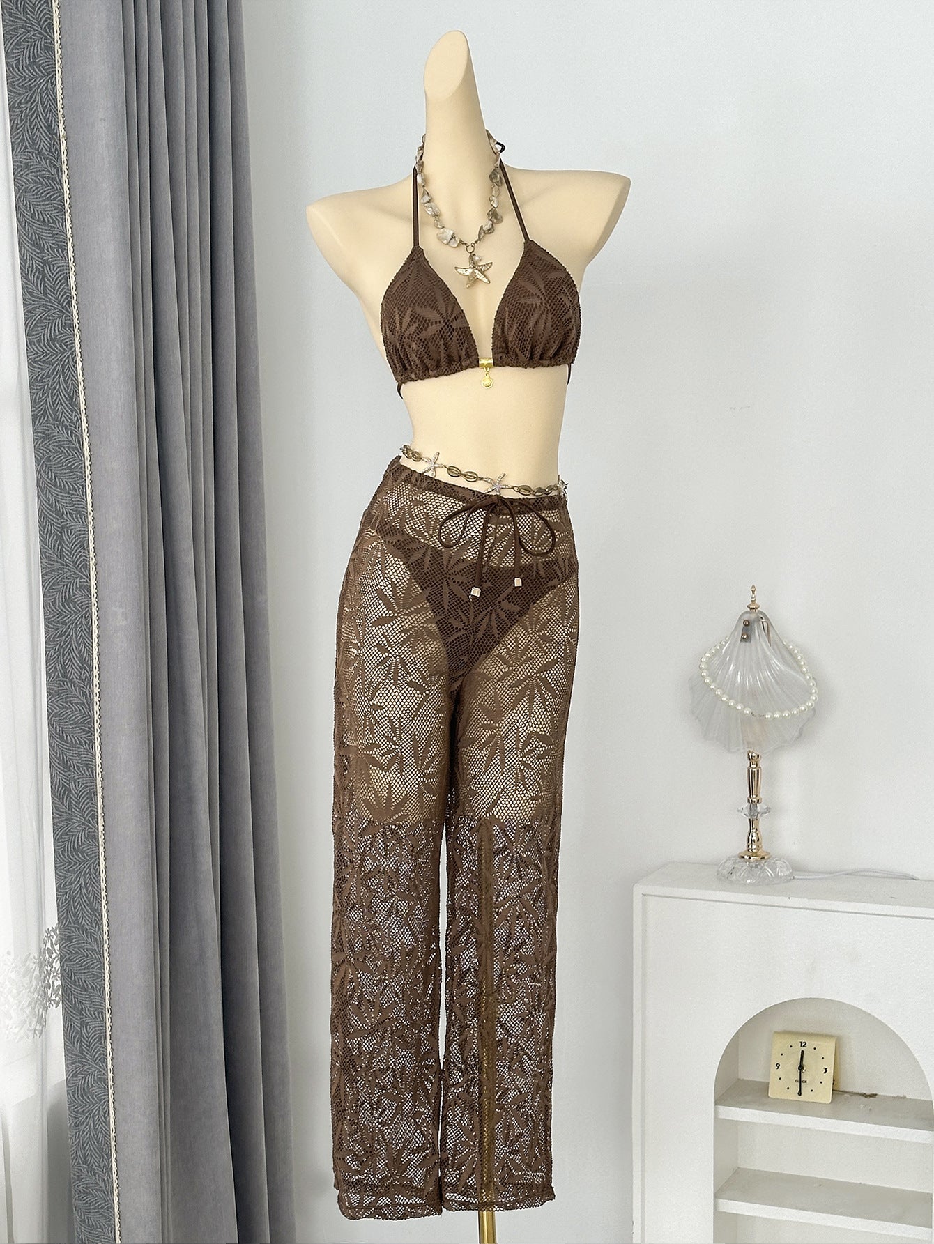 Traje de Baño de Tres Piezas de Tela Compuesta con Estampado de Hojas, Biquini