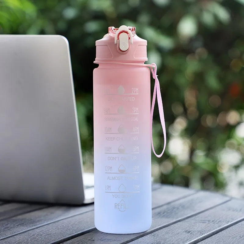 WRELS Botella de agua deportiva de 900 ml con pajita de seguimiento horario | Compañero de hidratación a prueba de fugas