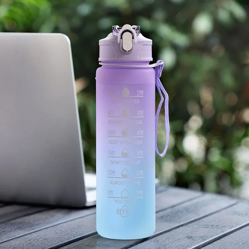 WRELS Botella de agua deportiva de 900 ml con pajita de seguimiento horario | Compañero de hidratación a prueba de fugas
