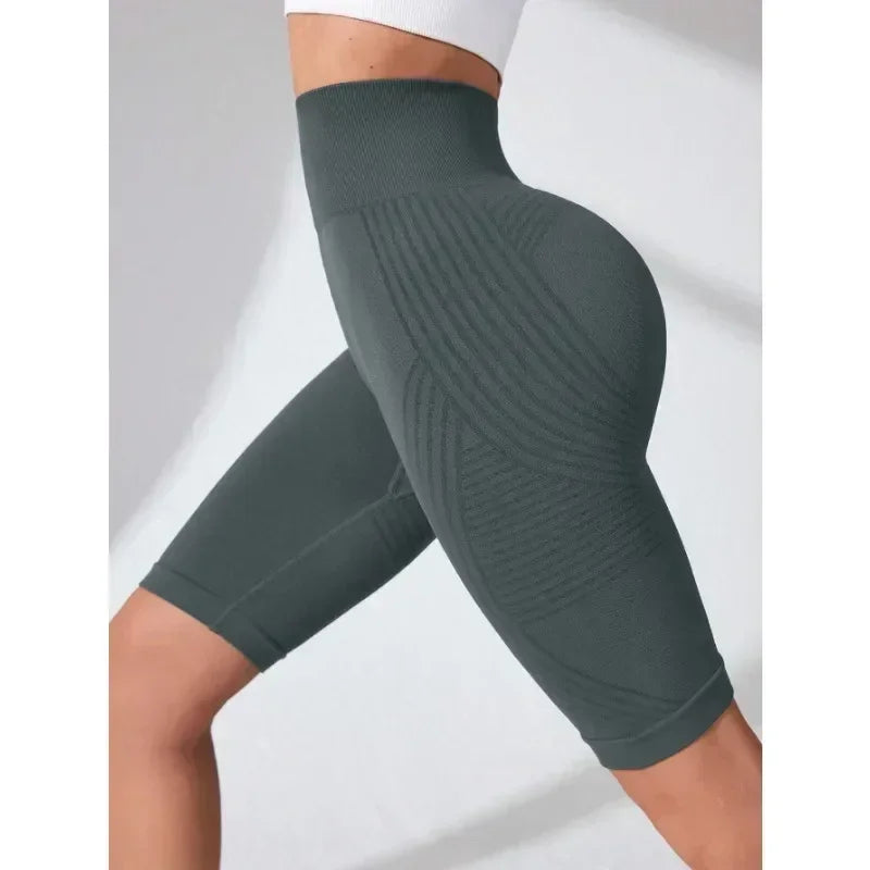 Pantalones cortos de yoga sin costuras para mujer, de cintura alta, a rayas, ajustados, pantalones cortos sexy para levantar glúteos, para gimnasio, de entrenamiento, de alta elasticidad, tipo capri