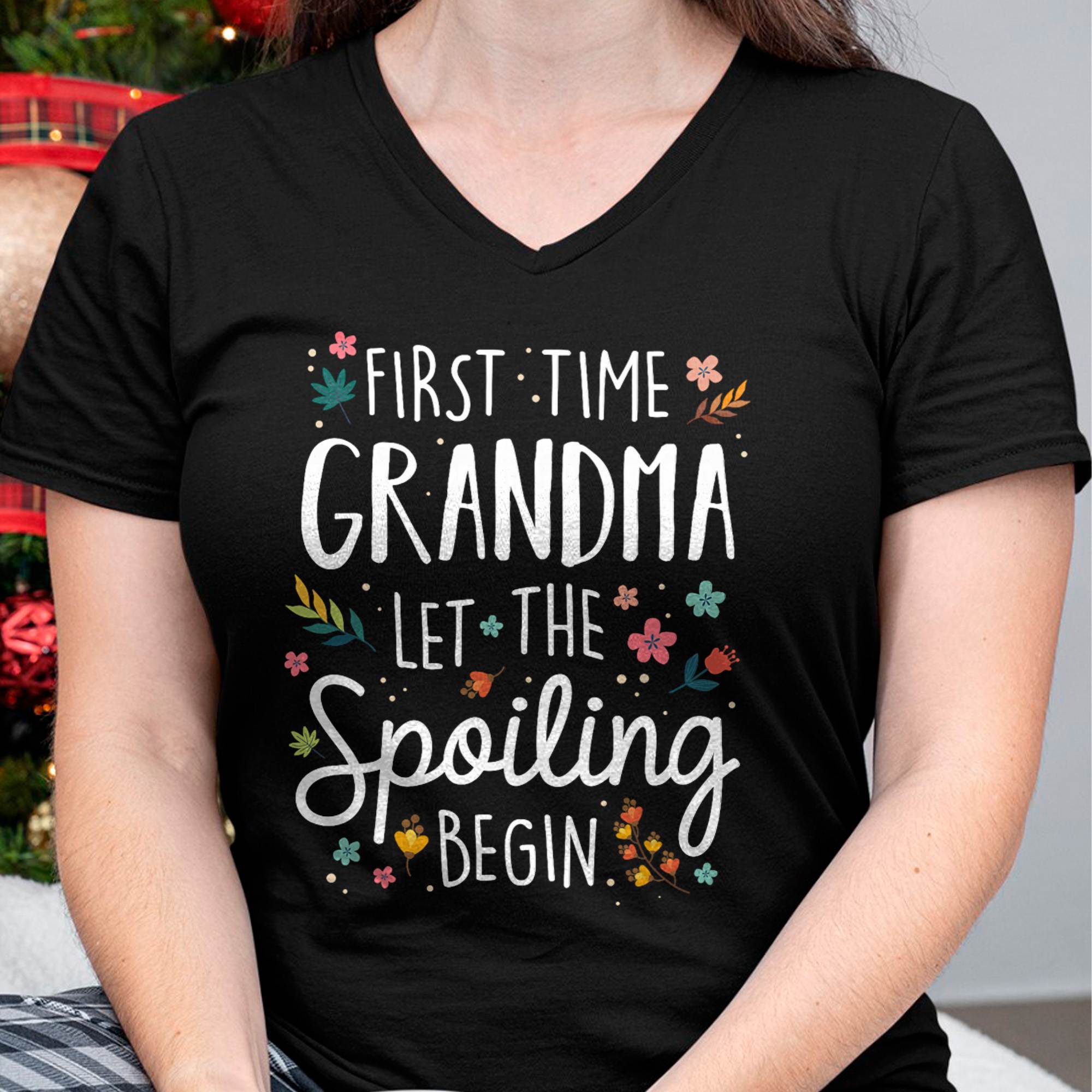 FIRST TIME GRANDMA T-SHIRT – PERFECT GIFT FOR NEW GRANDMAS - NGHL00 (SKU8-GRA00)