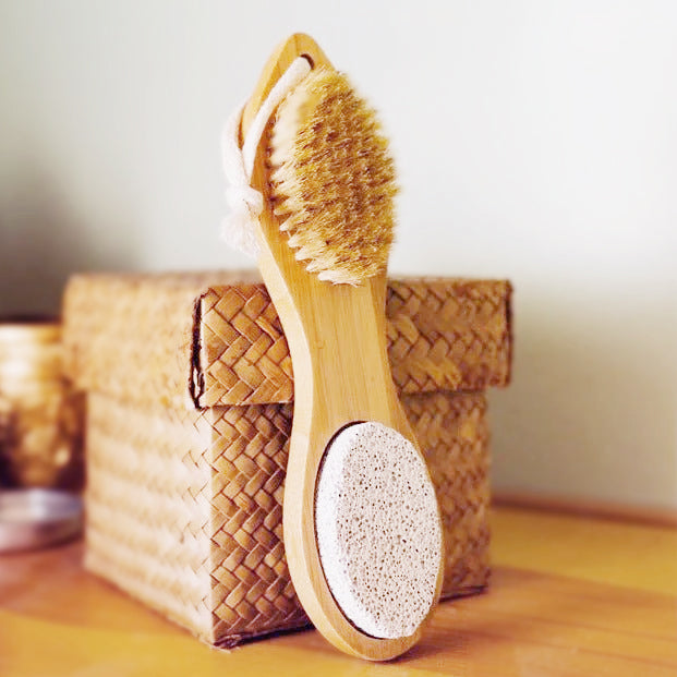 Herramienta exfoliante de bambú para pedicura