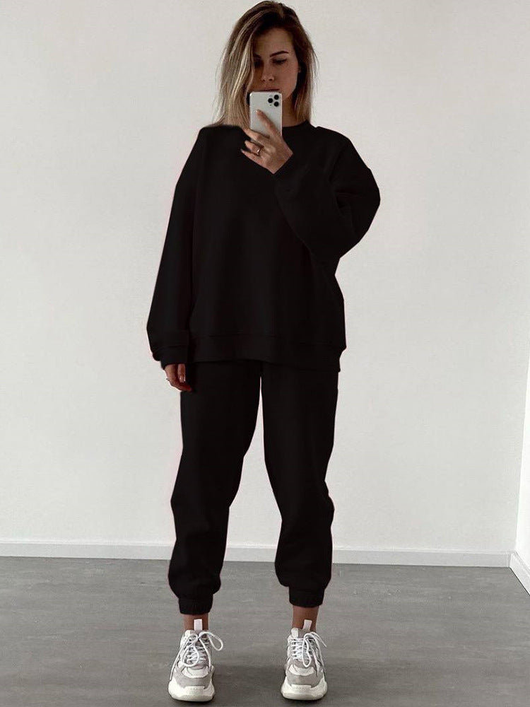 Women's Crewneck Sweatshirt & Jogger Pants Two-Piece Set – Loose Fit