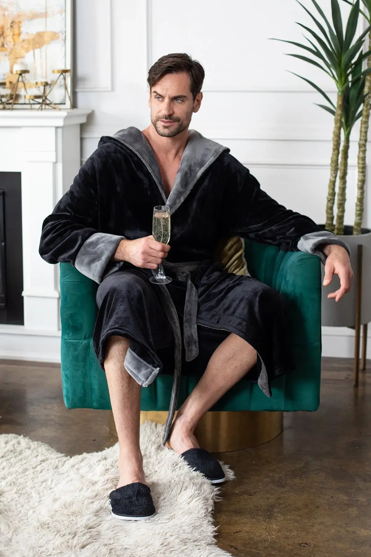 Bata de Hombre con Capucha – Confort de Felpa Ultra Suave para Uso Diario