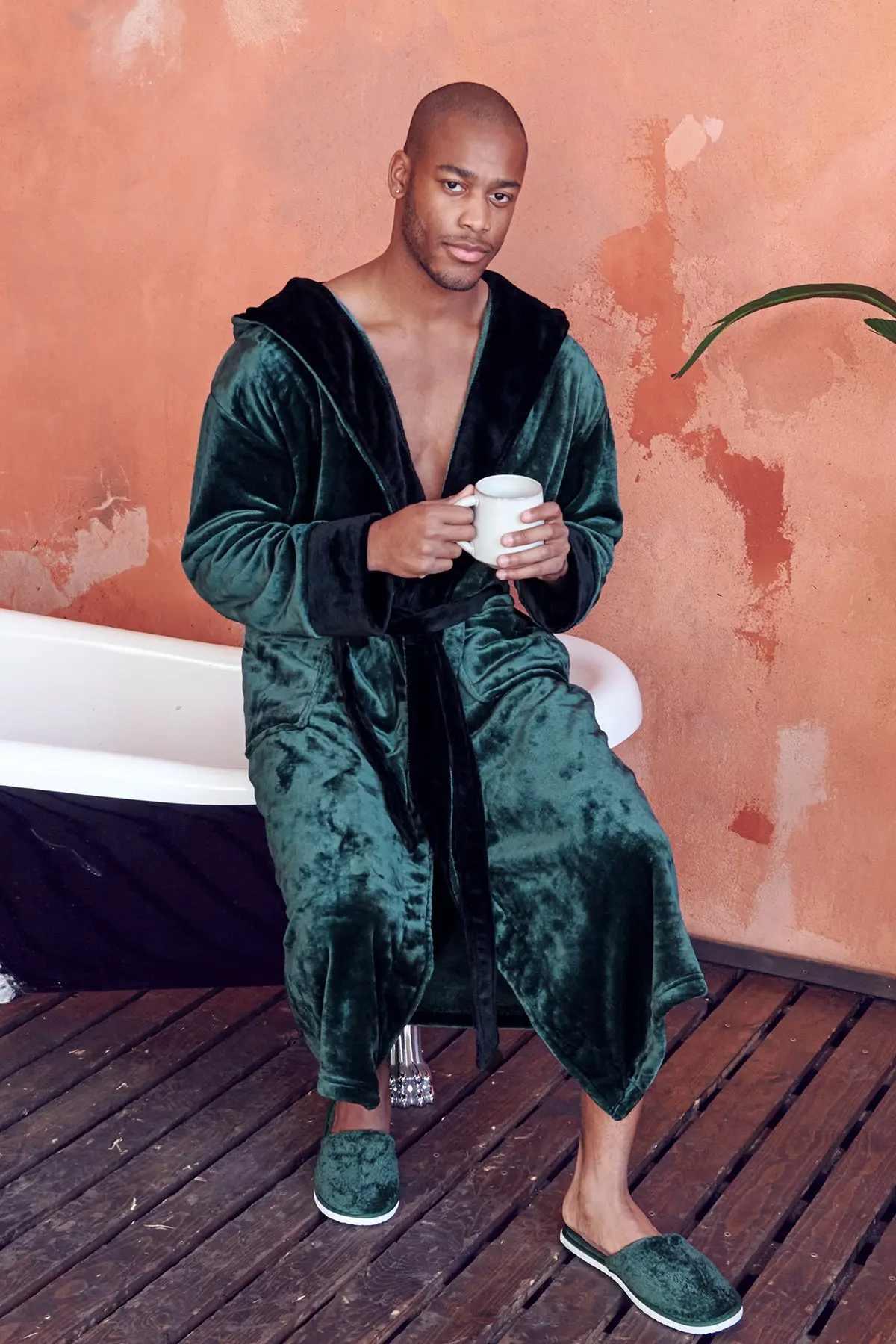 Bata de Hombre con Capucha – Confort de Felpa Ultra Suave para Uso Diario